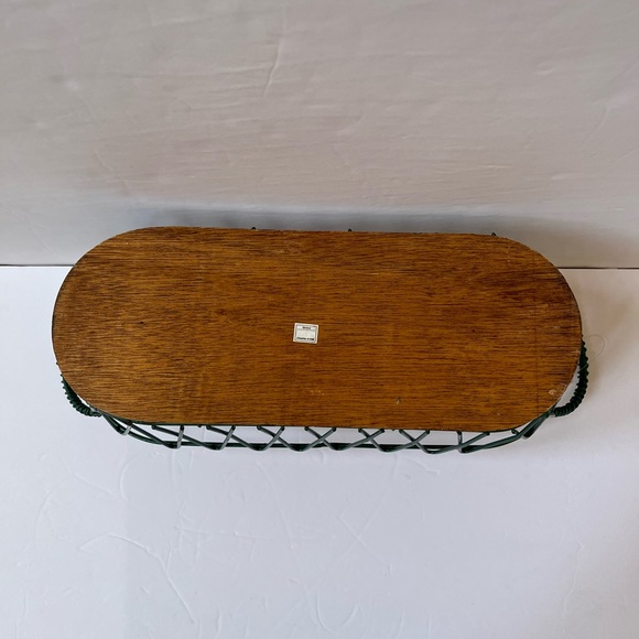 Green metal wire basket with wood base. - Picture 4 of 8